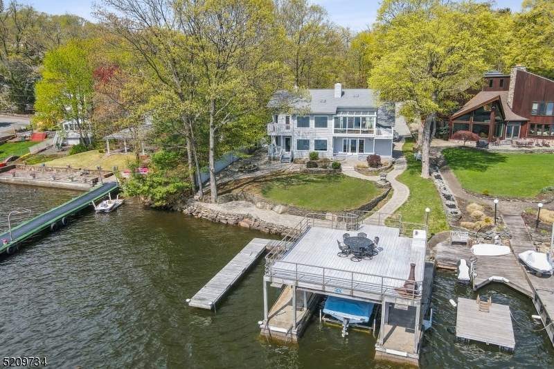 Luxe Life by Karen Foley, Prominent Properties Sotheby’s International Realty in Towaco, NJ (6)