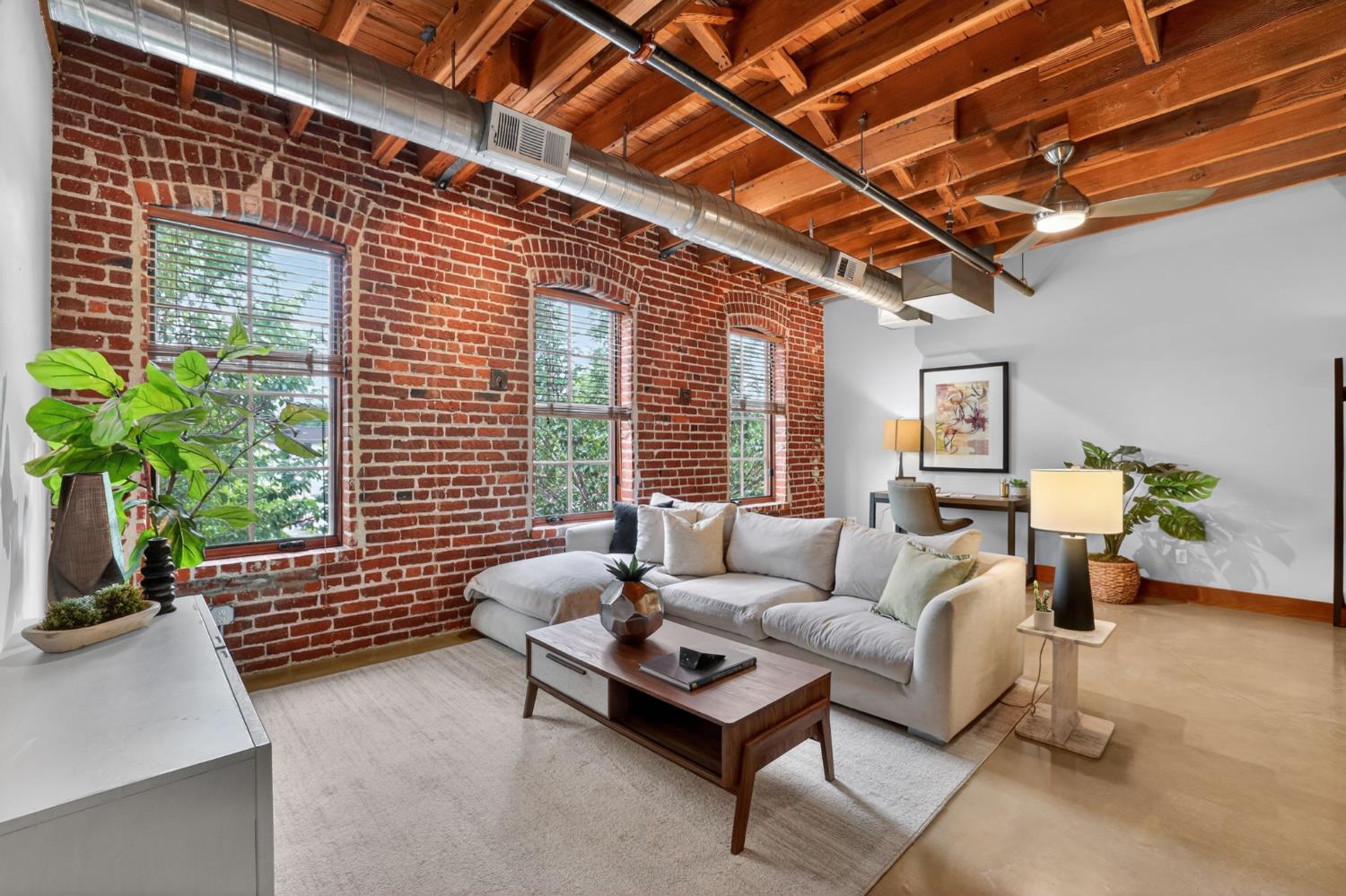 Darya Ghomeshi, Relocation Specialist El Dorado Hills and Greater Sacramento in Sacramento, CA (2)