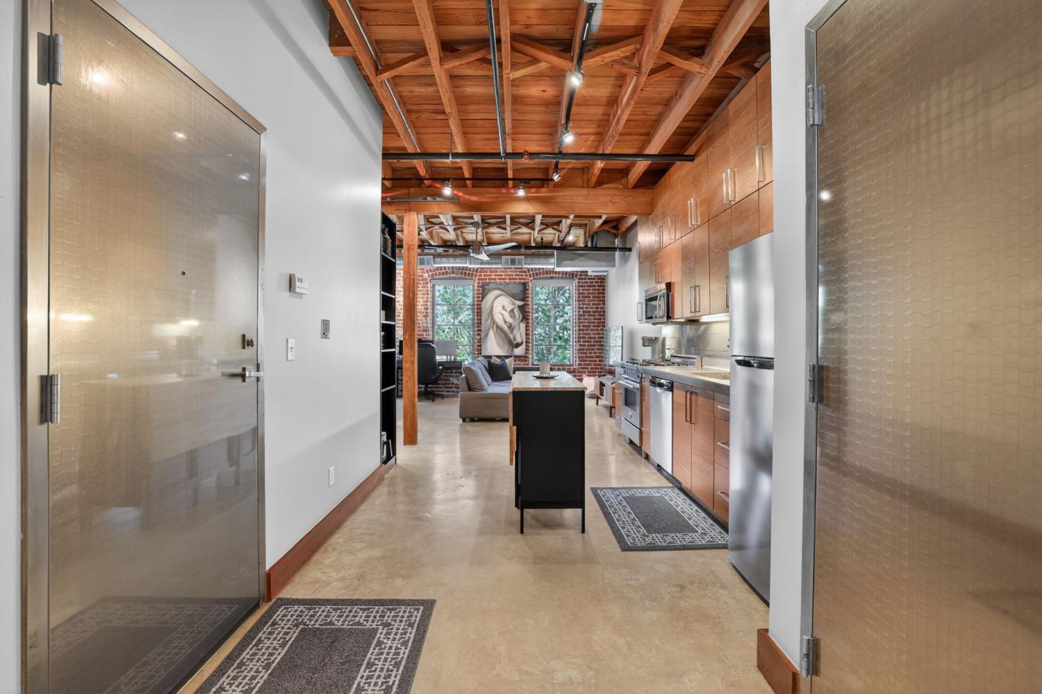Darya Ghomeshi, Relocation Specialist El Dorado Hills and Greater Sacramento in Sacramento, CA (3)