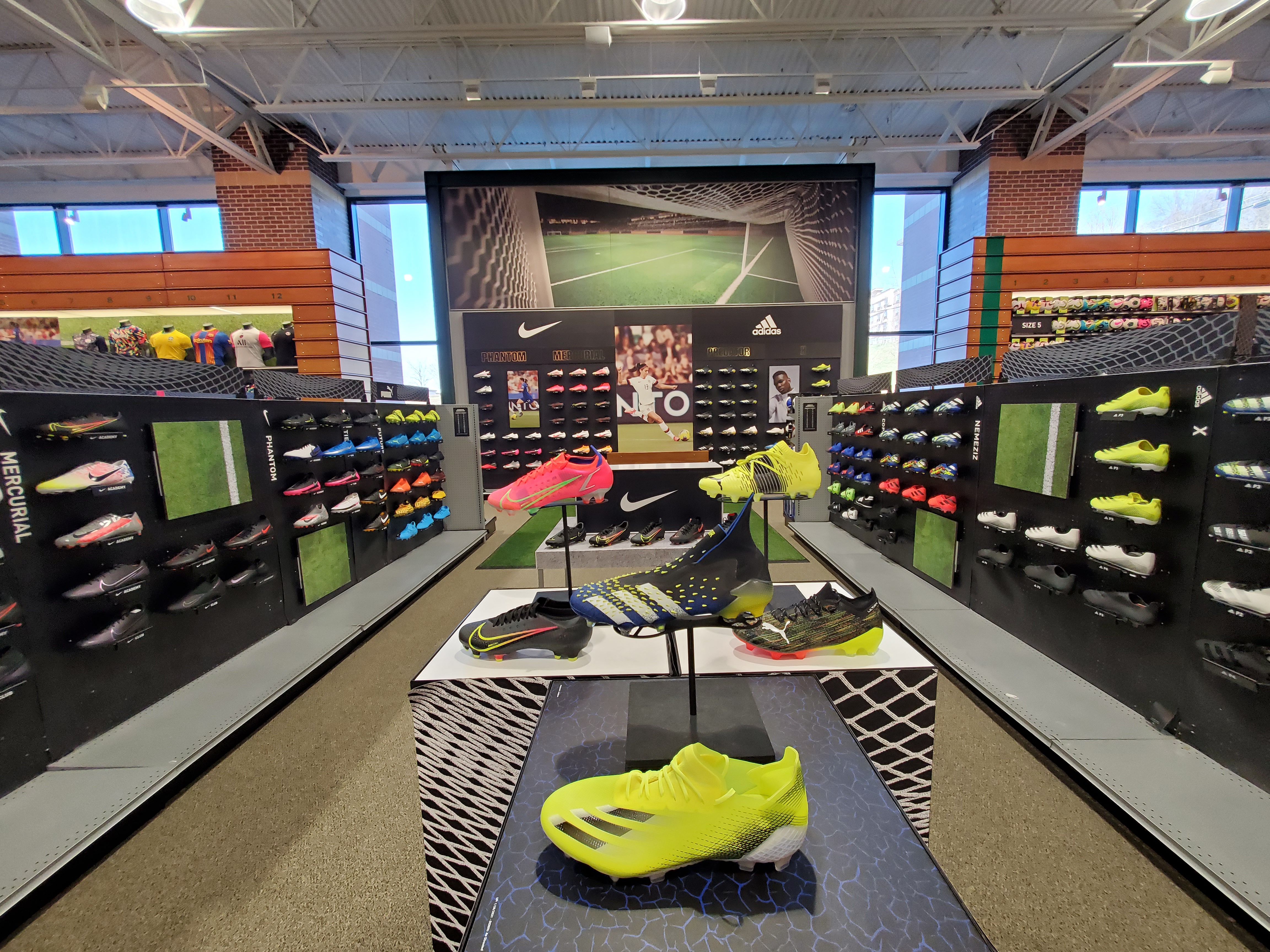 DICK'S Sporting Goods in Selinsgrove, PA