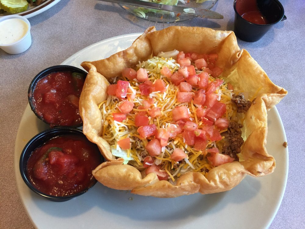 Breakwater Restaurant in Ashland, WI