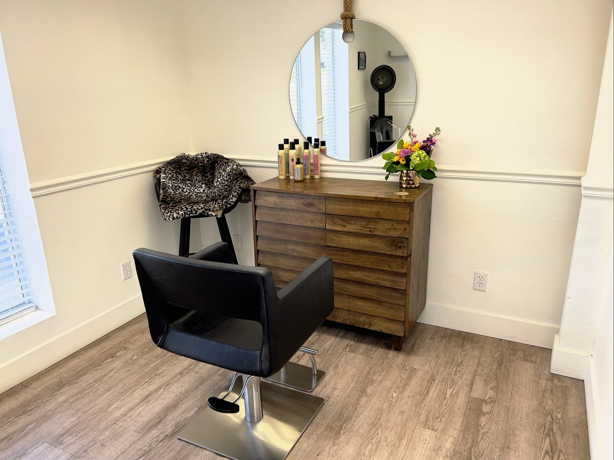 Fox and Fawn Salon in Lakeway, TX (4)
