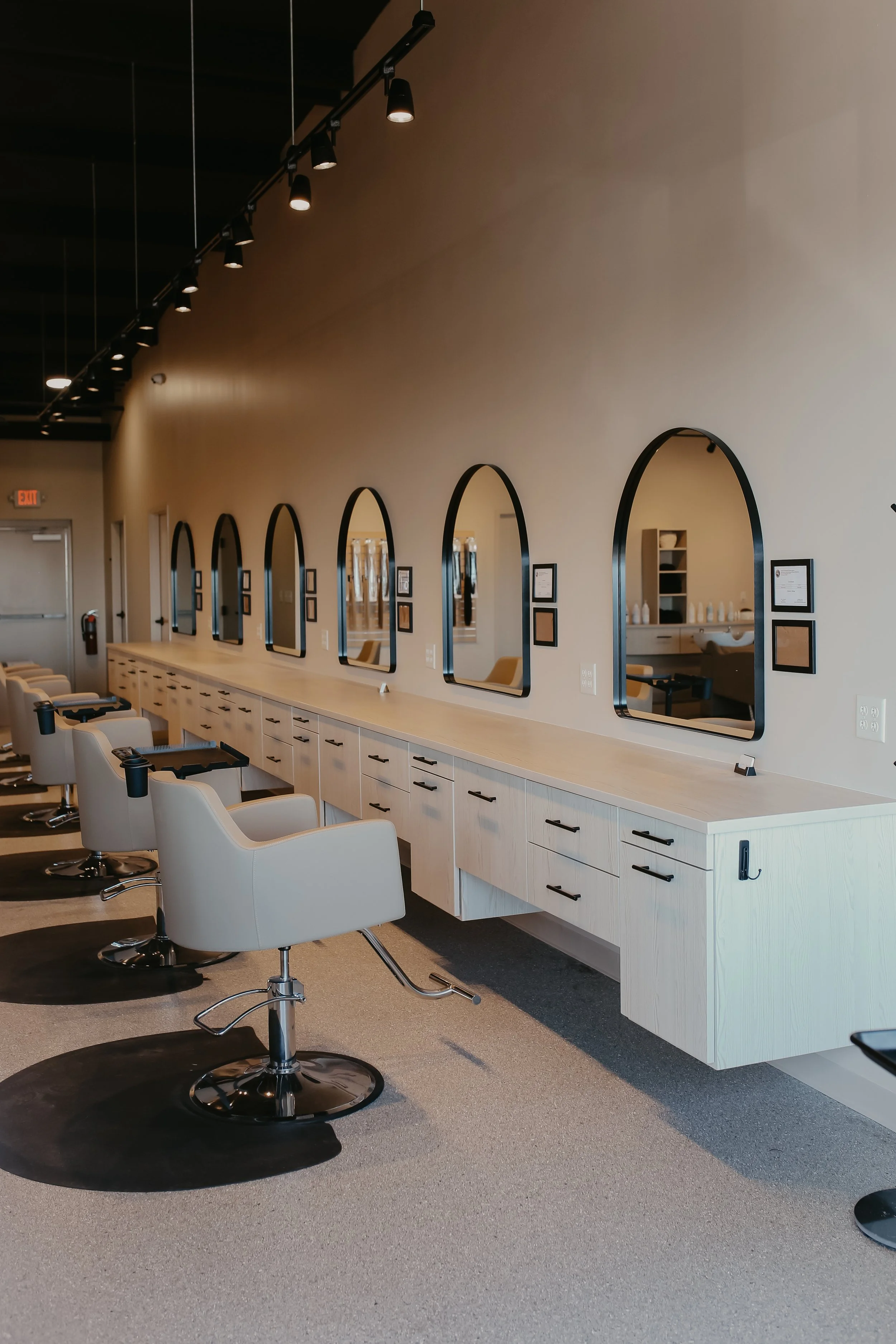 Shades of Honey Salon in Bargersville, IN (3)