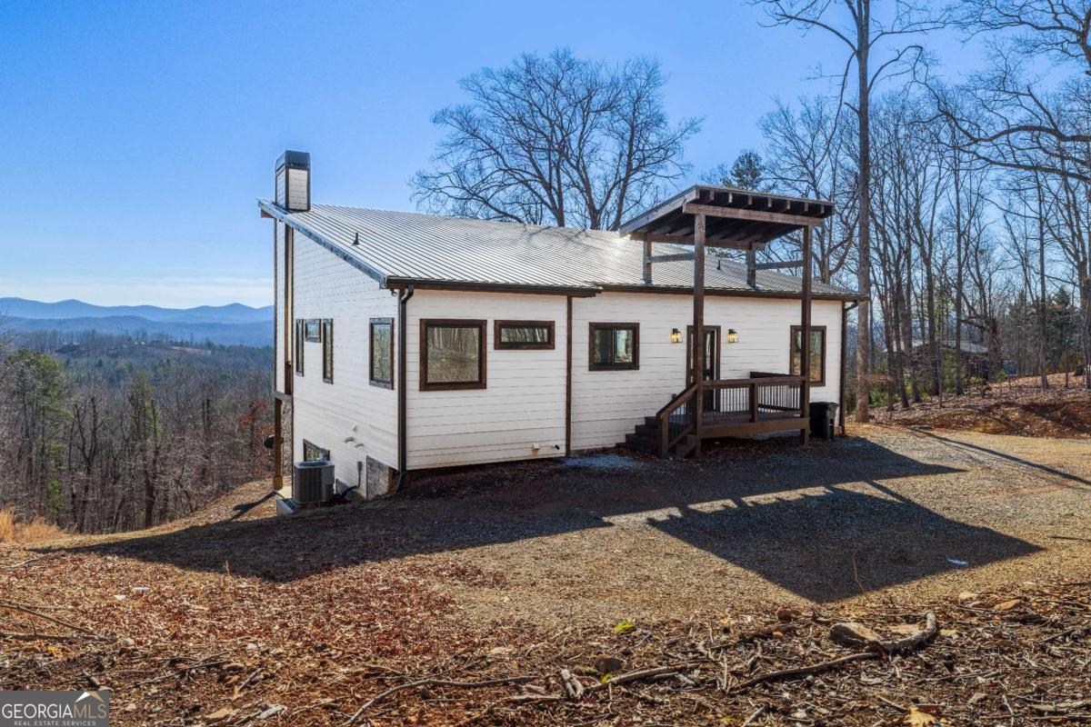 Laura Elleby | Compass in Blue Ridge, GA (5)