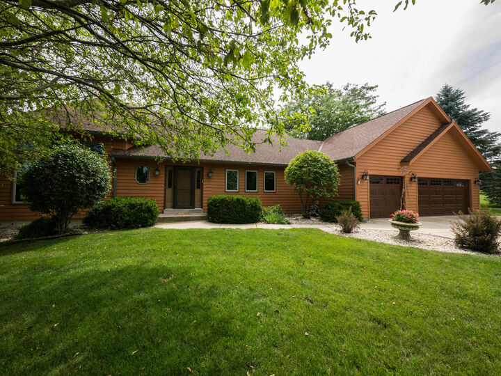 Matthew Bobber Coldwell Banker HSR in Big Bend, WI (3)