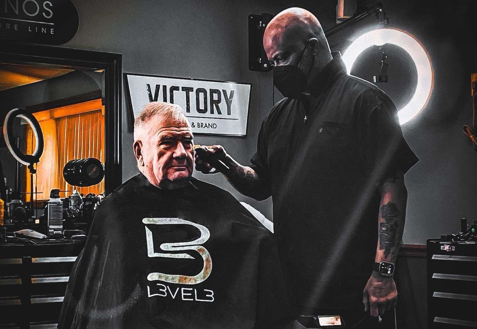 Rodney's Barber Shop in Vienna, WV (4)