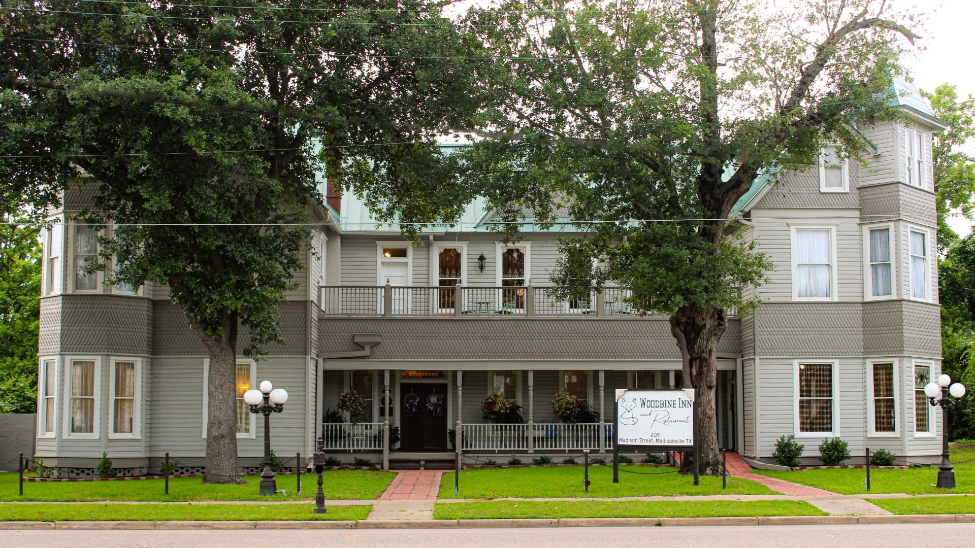 Woodbine Inn and Restaurant in Madisonville, TX