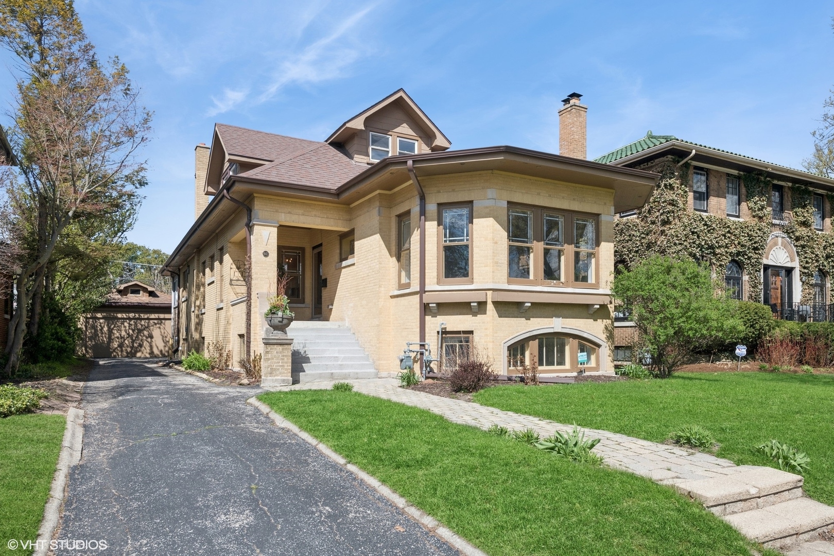 Dalton Home Collective at Compass - Monica Dalton, Anne Elyse Chambers, and Claire Dacey in Oak Park, IL (4)