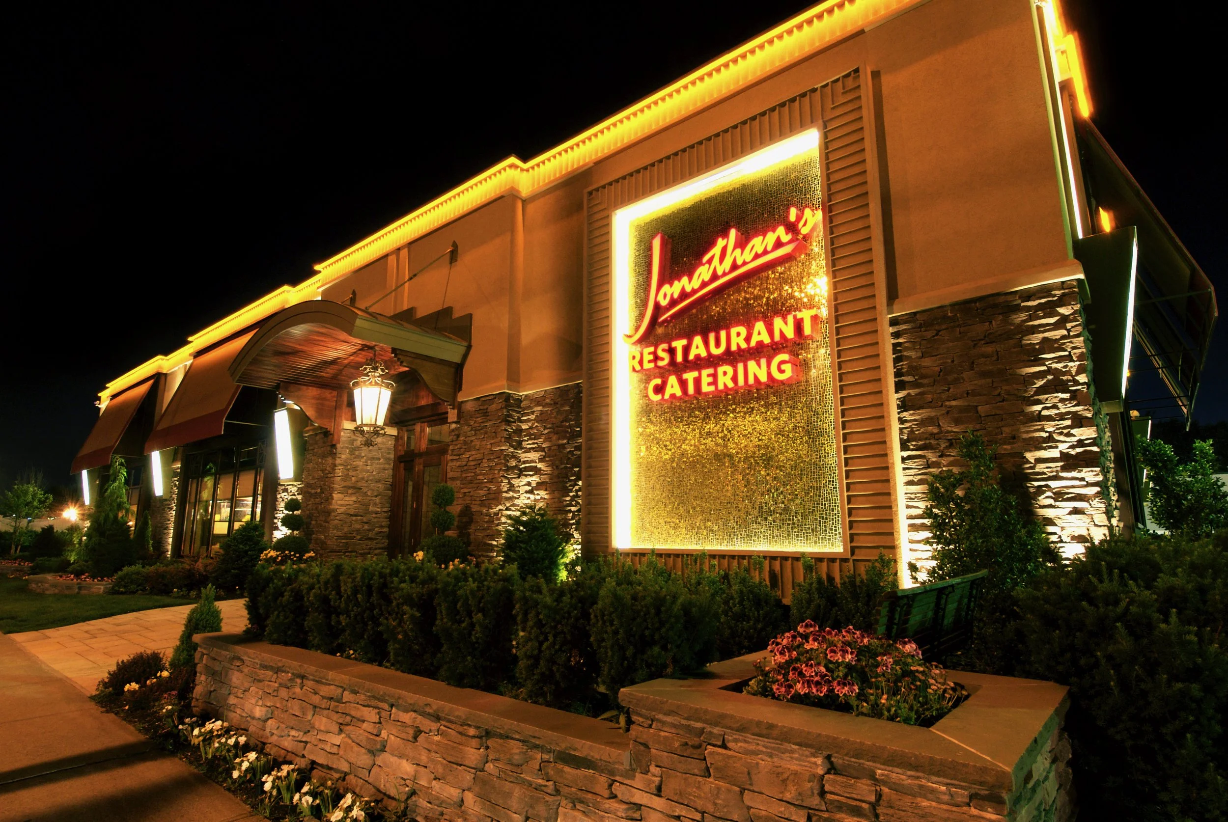 Jonathan's Restaurant in Garden City Park, NY (3)