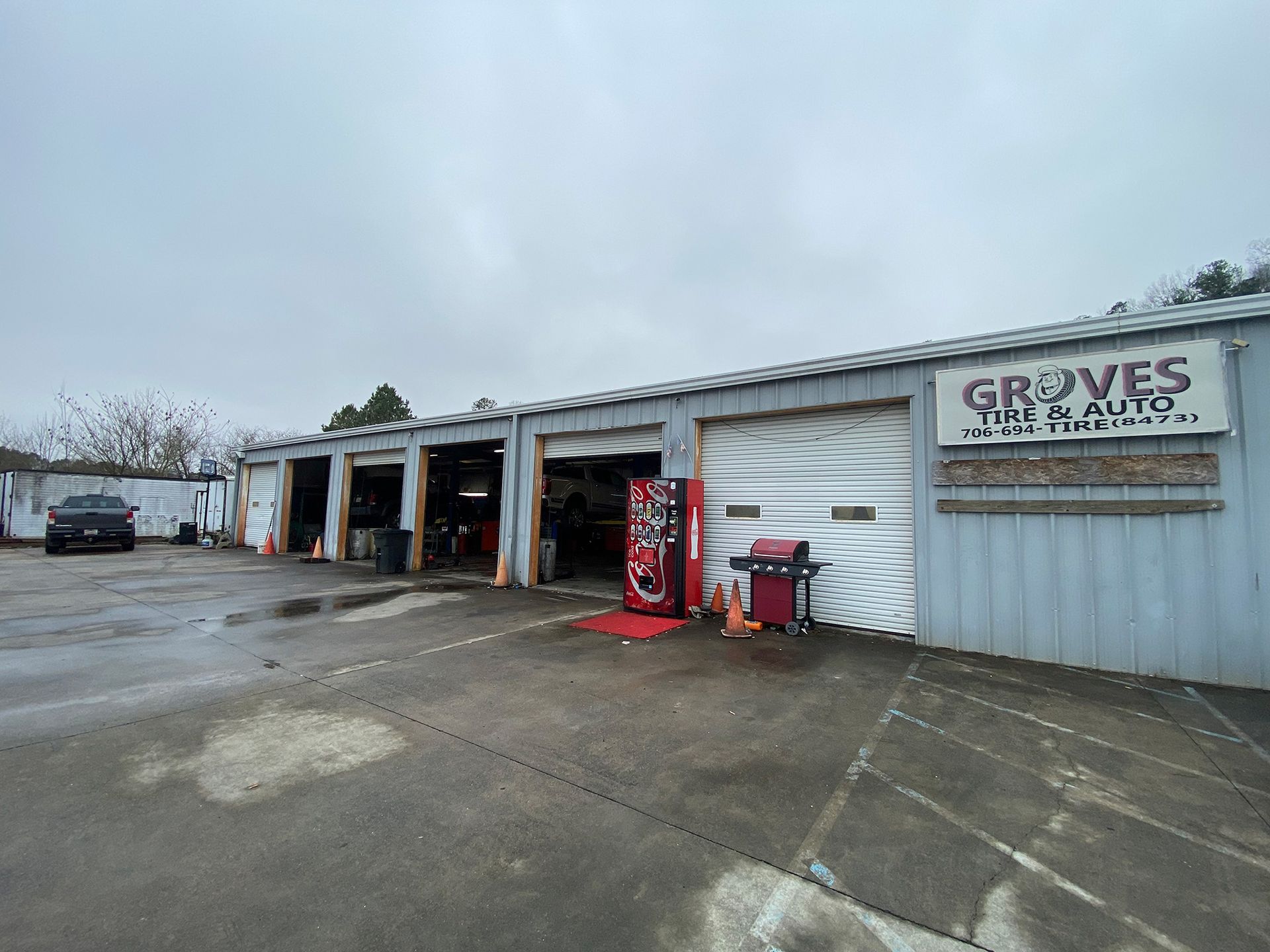 Groves Tire & Auto in Cohutta, GA (2)