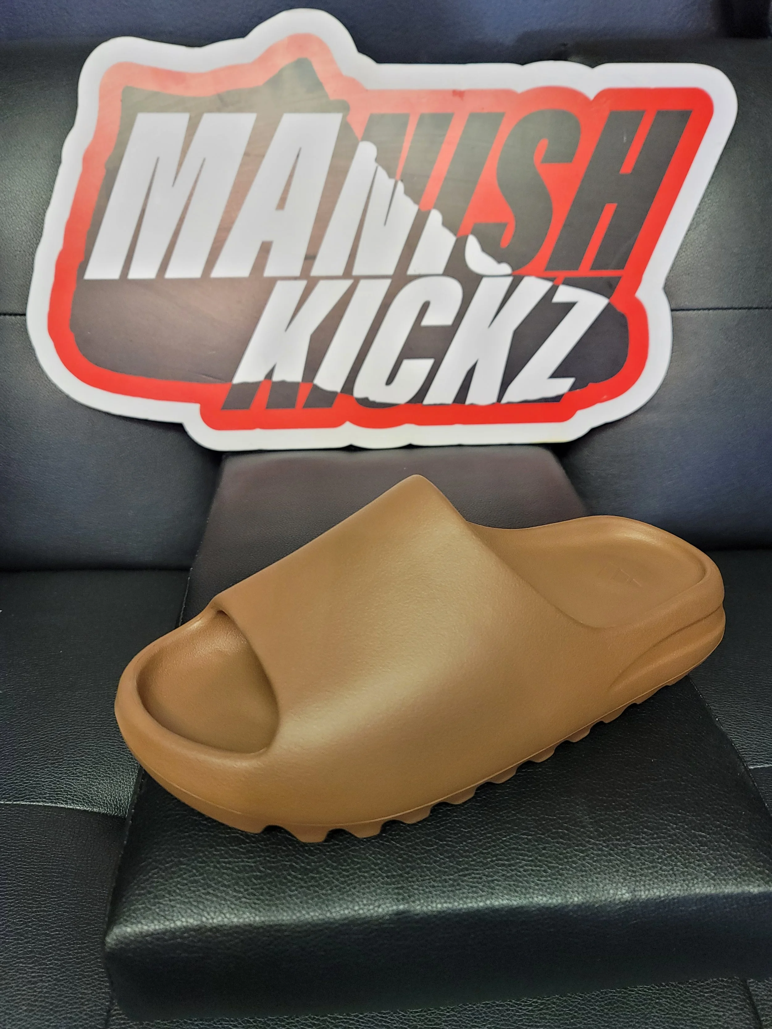 Manish Kickz"Shoetique" in River Rouge, MI (3)