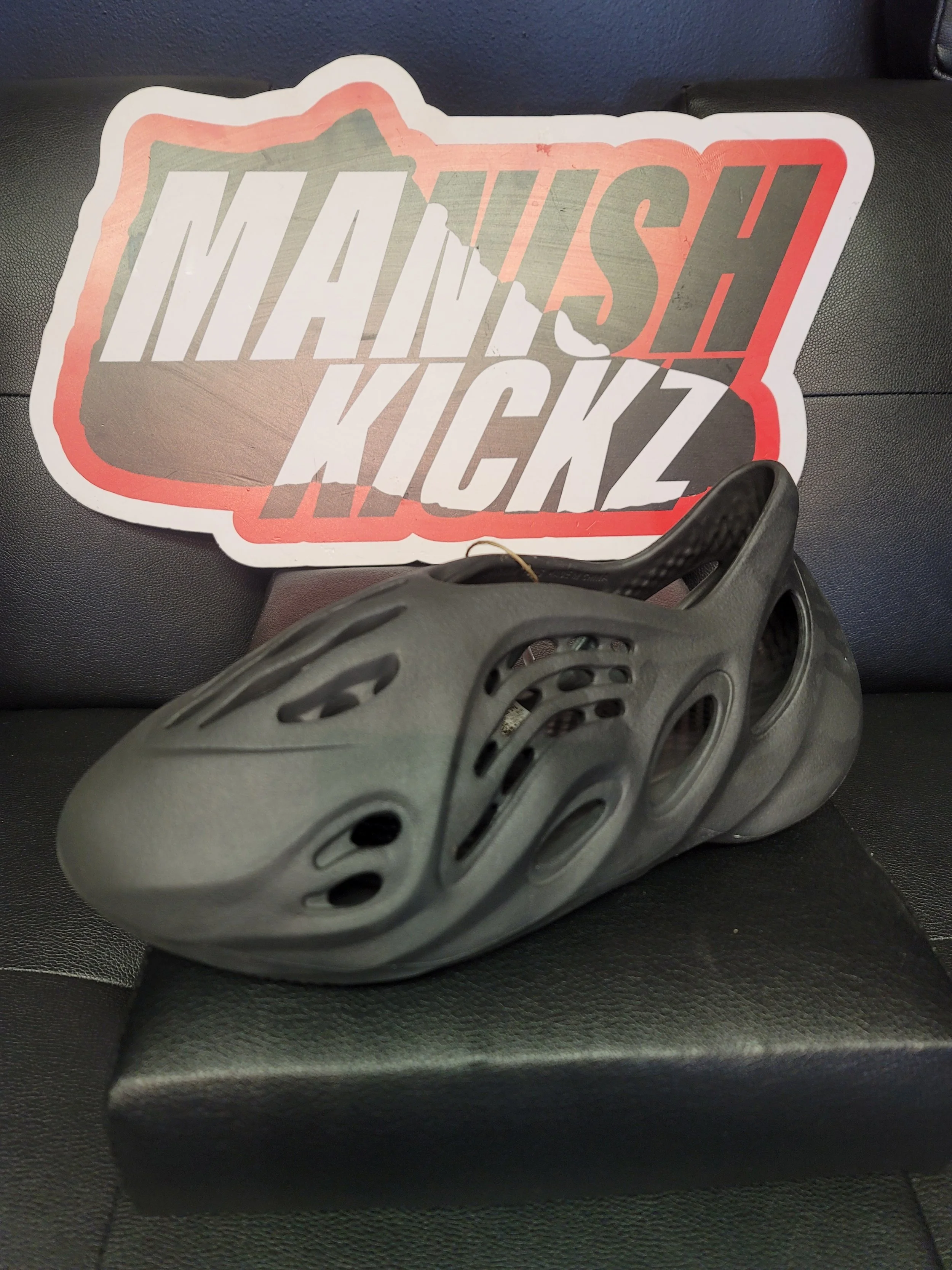 Manish Kickz"Shoetique" in River Rouge, MI (4)
