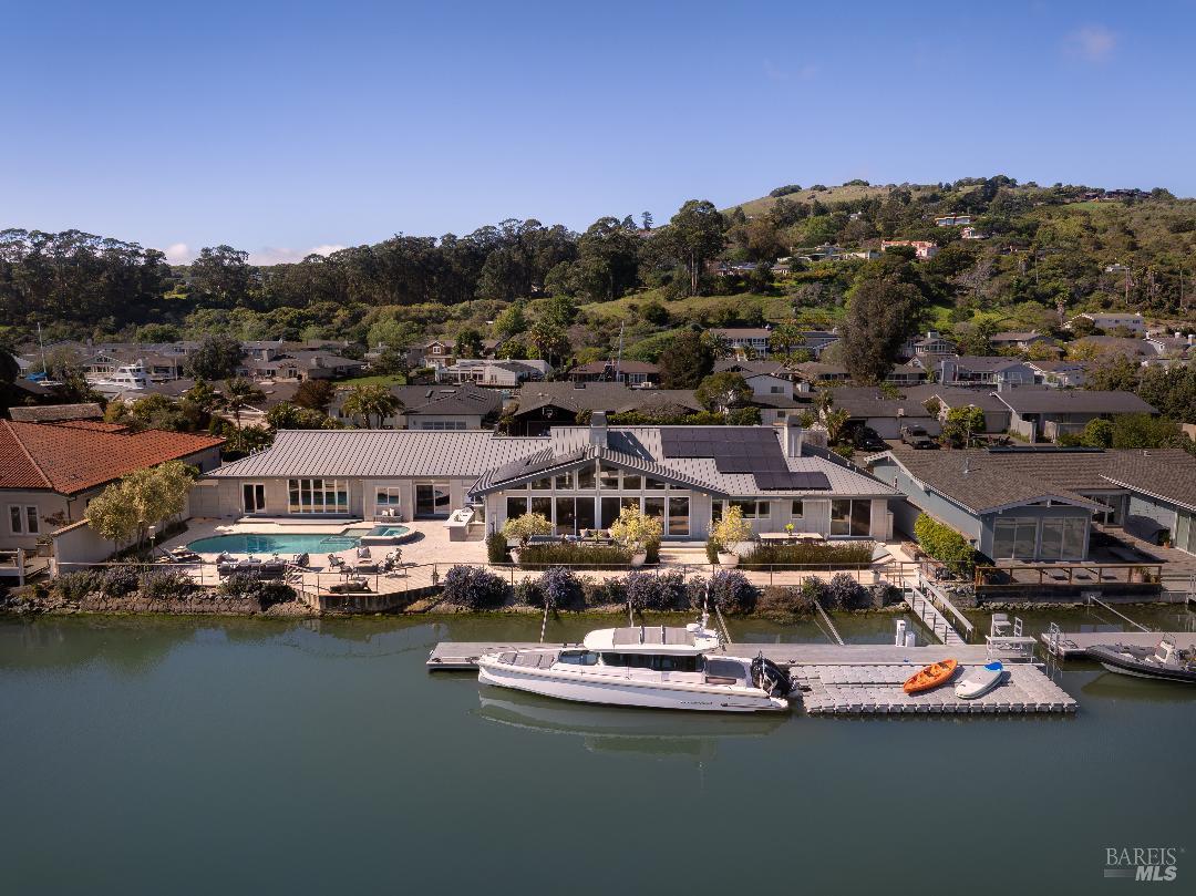 Suzanne Hughes, Realtor in Bolinas, CA (3)