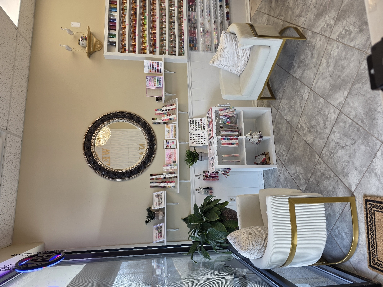 J nail and spa in Mooresville, IN