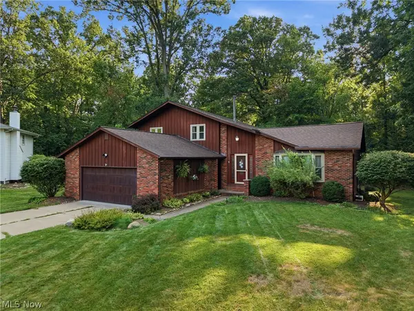Ashley Kaylor, Real Estate Consultant, The Unstoppable Group - eXp Realty in Sparta, OH (3)