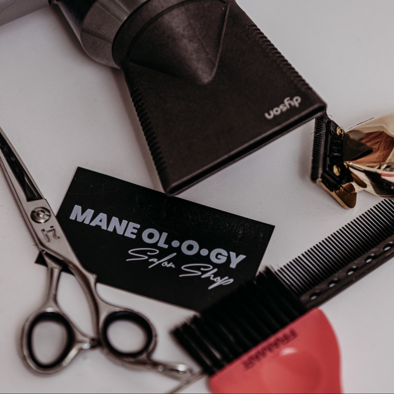 Maneology Salon Shop in Amherst, OH (4)