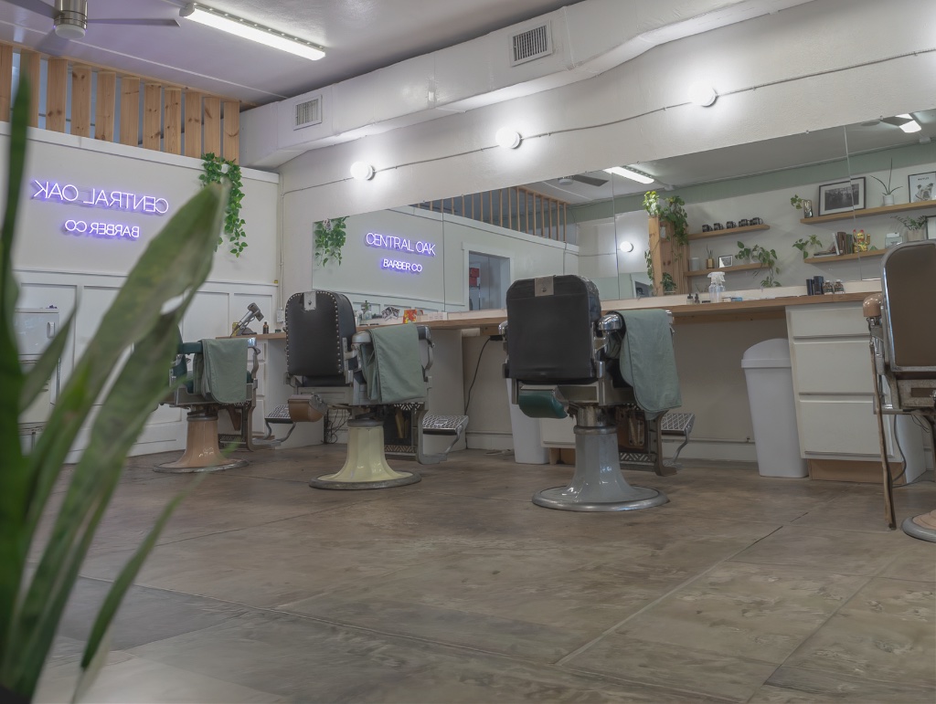 Central Oak Barber Co. in St. Petersburg, FL (4)