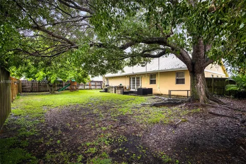 Sarahy Yanez Realtor in Palmetto Bay, FL