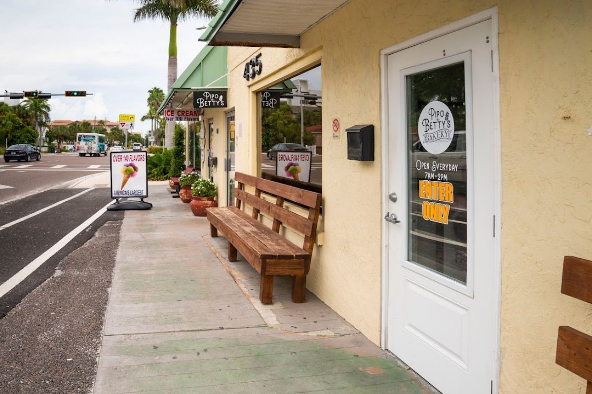 Pipo & Bettys Bakery in Indian Rocks Beach, FL (5)