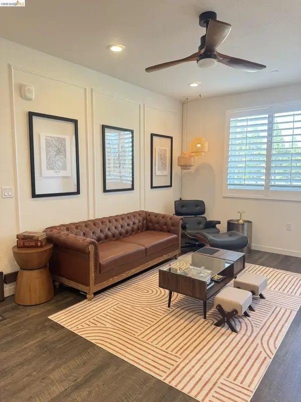 Julie McCoy - REALTOR, Broker Associate in Walnut Creek, CA (3)
