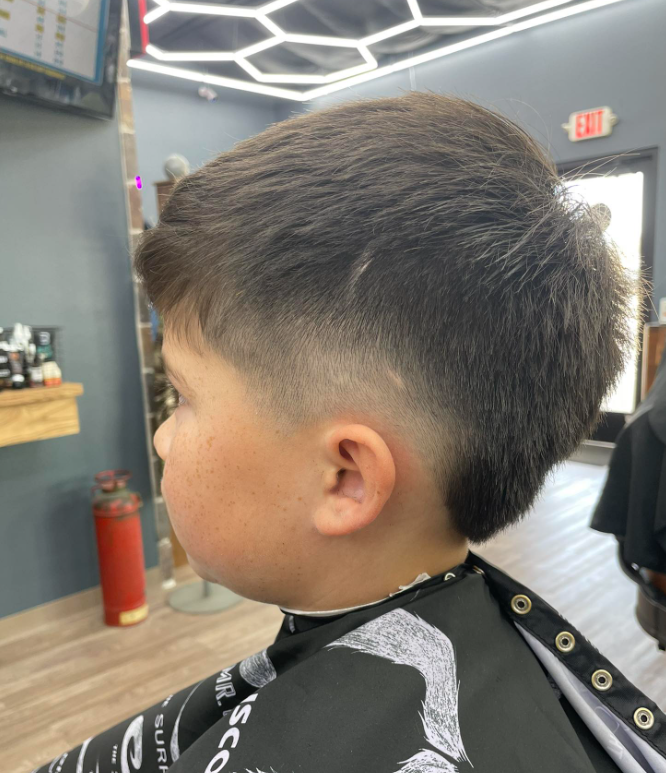 Violet & Gold Barbershop in Godley, TX (2)