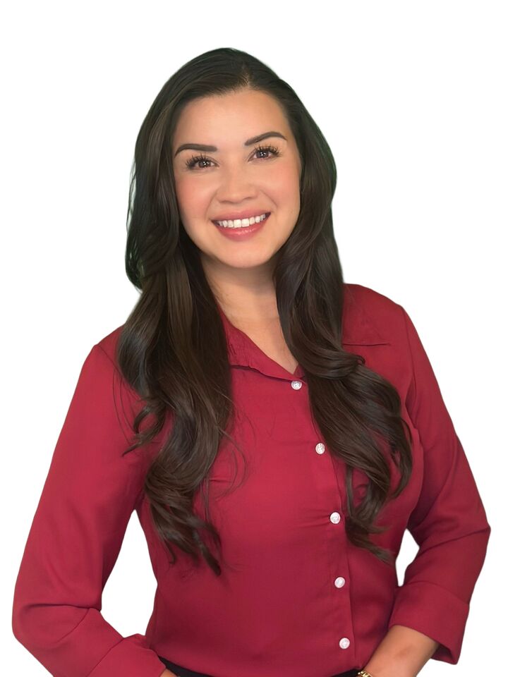 Gabriela Devine | Coldwell Banker in Canyon Lake, CA