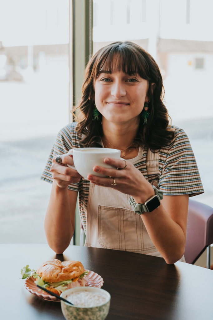 Bizy Dips Bakery & Coffee Shop in Portland, IN (5)