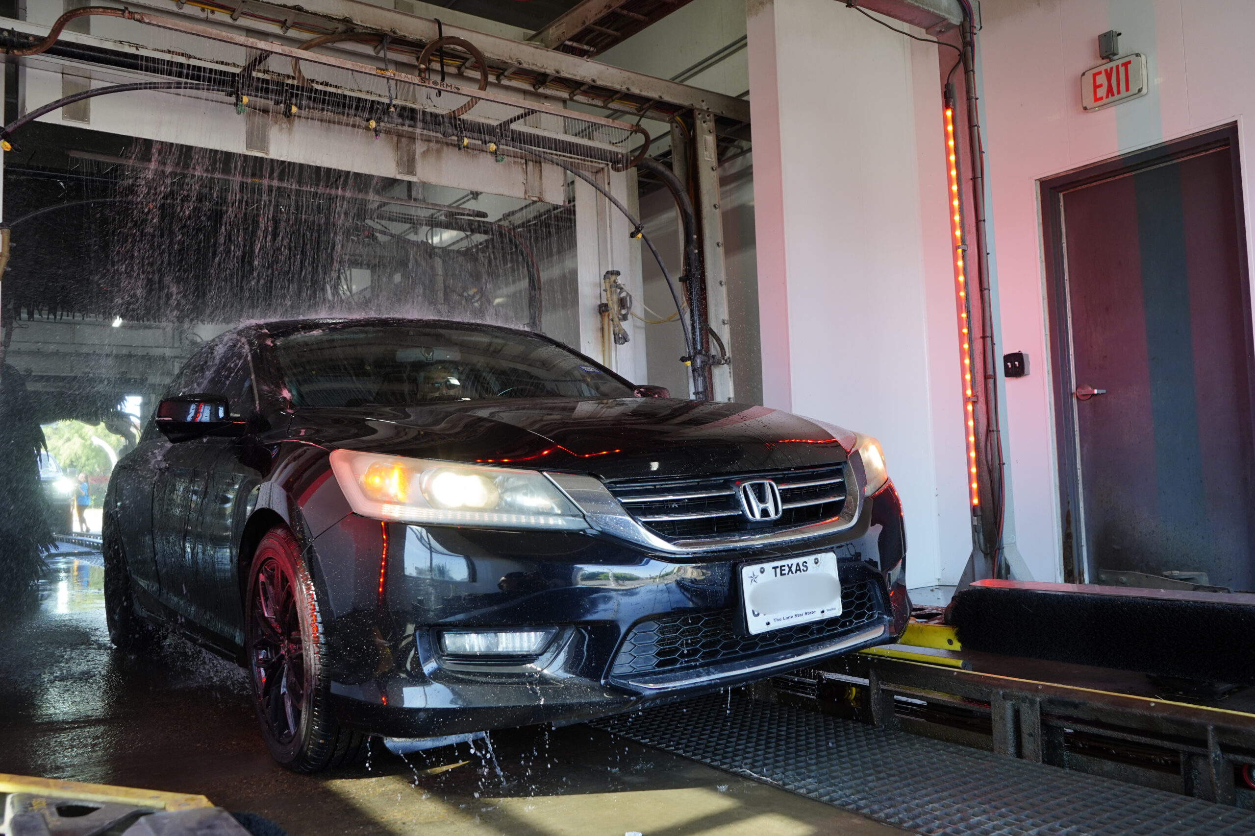 Aqua Express Auto Wash in Laredo, TX (3)