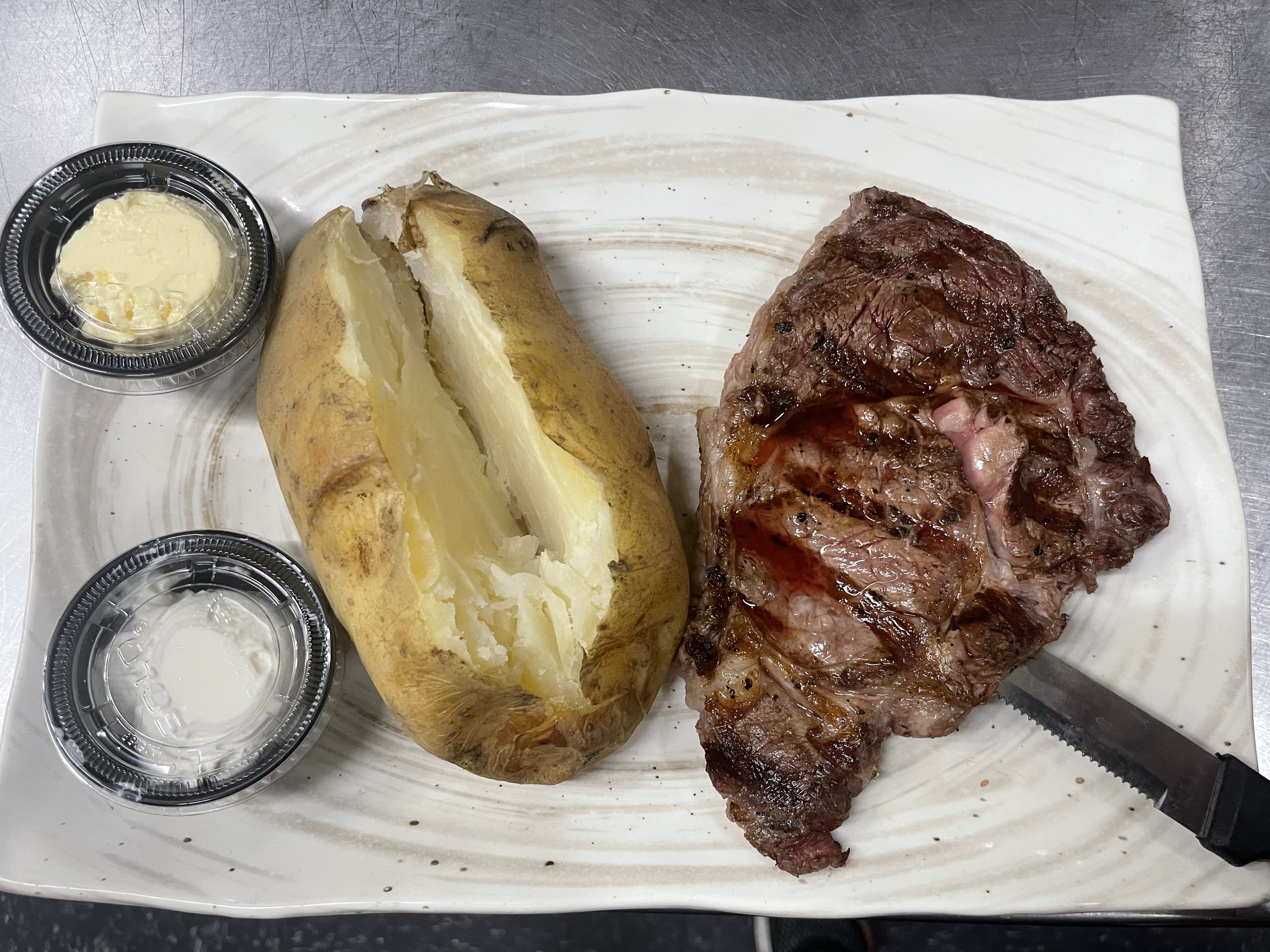 JOEYS Grill & Tap in New London, NC