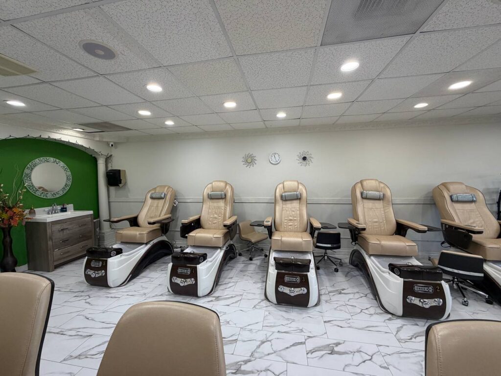 Lux Nails Spa in La Habra, CA (2)