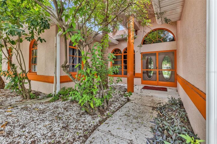 Lesley Barton - Michael Saunders & Co - Forbes Global Properties - Luxury Portfolio International Concierge Real Estate Agent in Punta Gorda, FL (5)