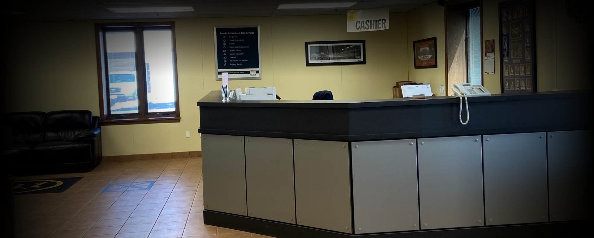Golz Motors in Deerfield, IL (2)