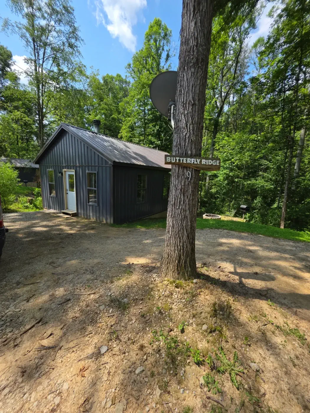 AVENWOOD CABINS in New Straitsville, OH (3)