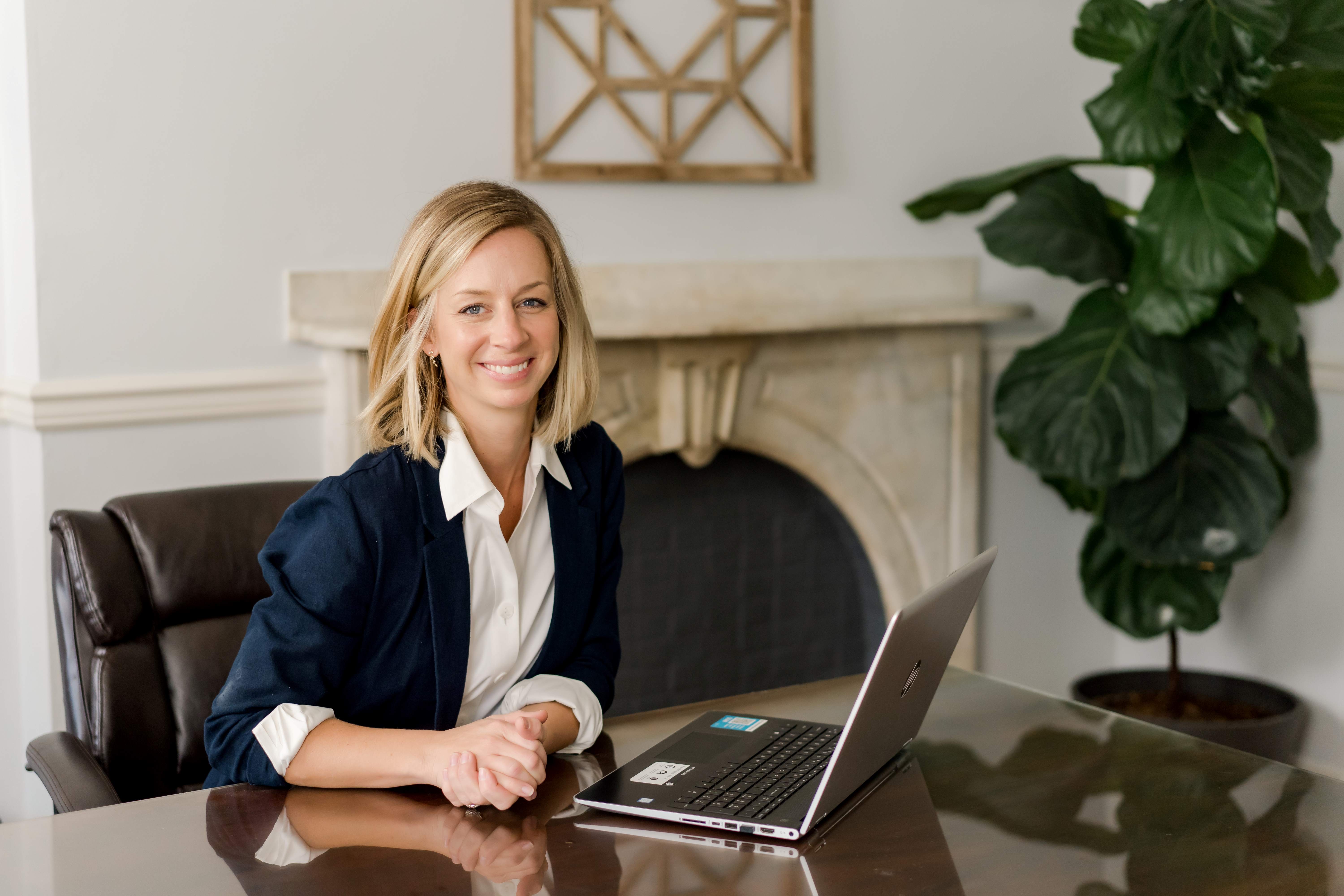 Lindsay O. Albert, EA in Hellertown, PA