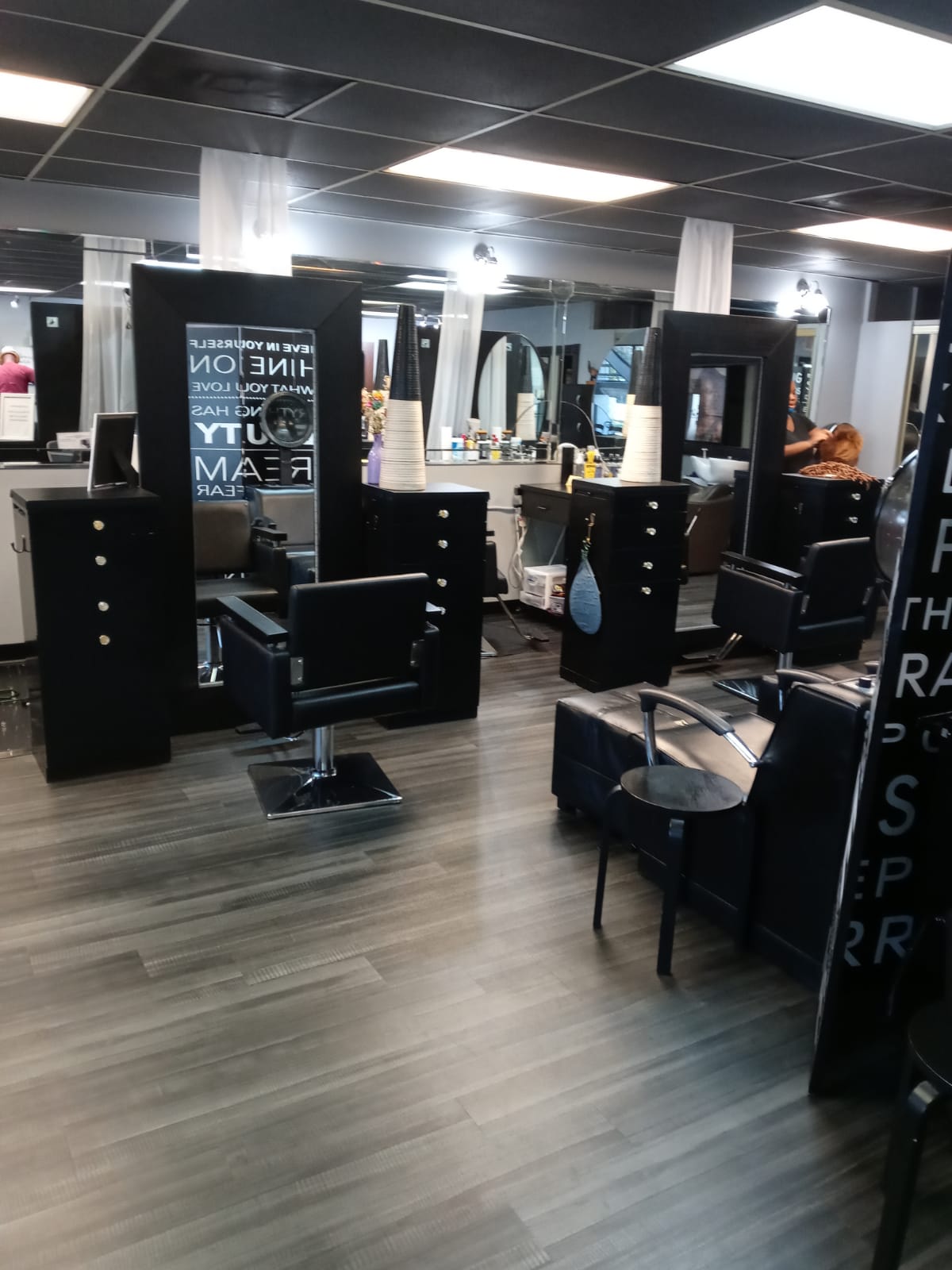 Mimie's House of Beauty in Tampa, FL (6)