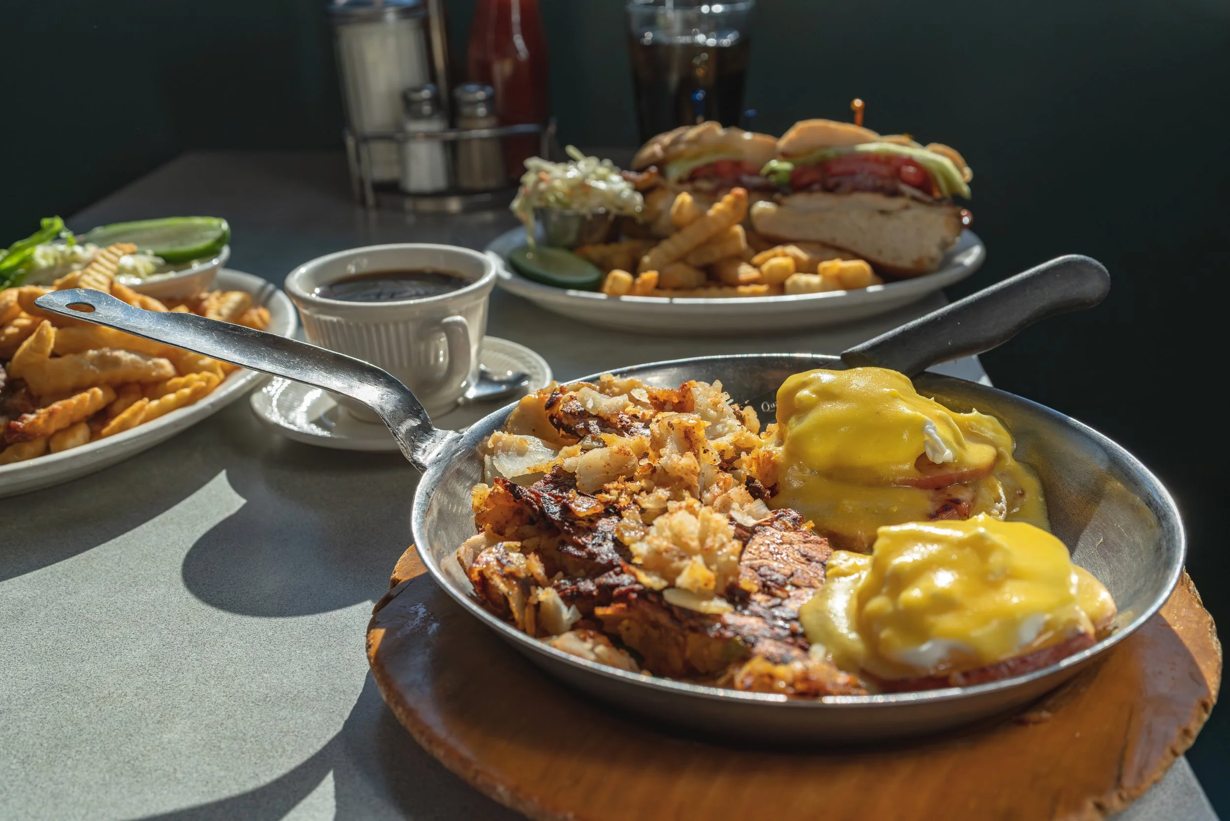 Thomas's Ham & Eggery Diner in Carle Place, NY