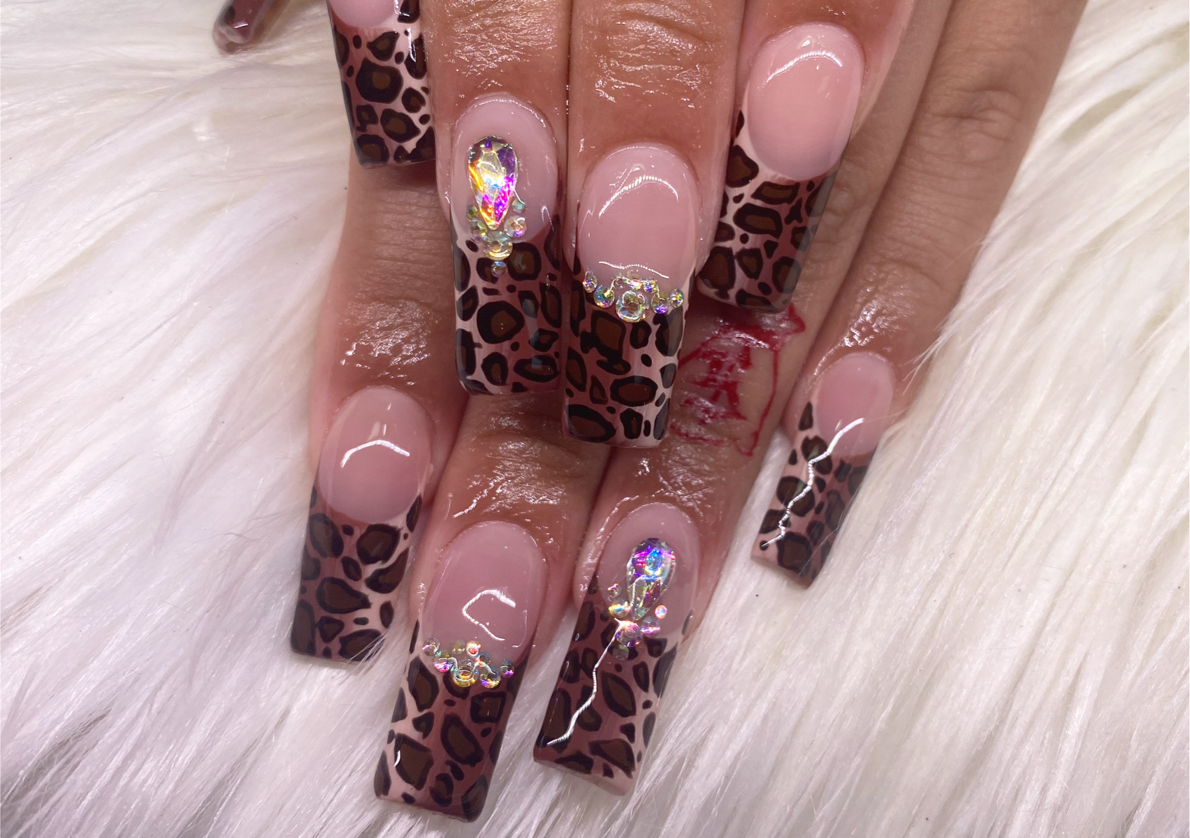 Bell’s Lux Nail Lounge in Boardman, OH