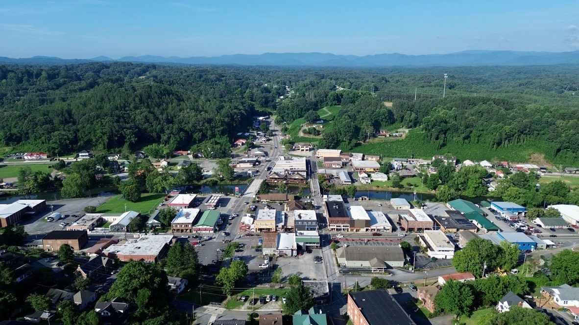 Riverwalk Shops in McCaysville, GA (5)