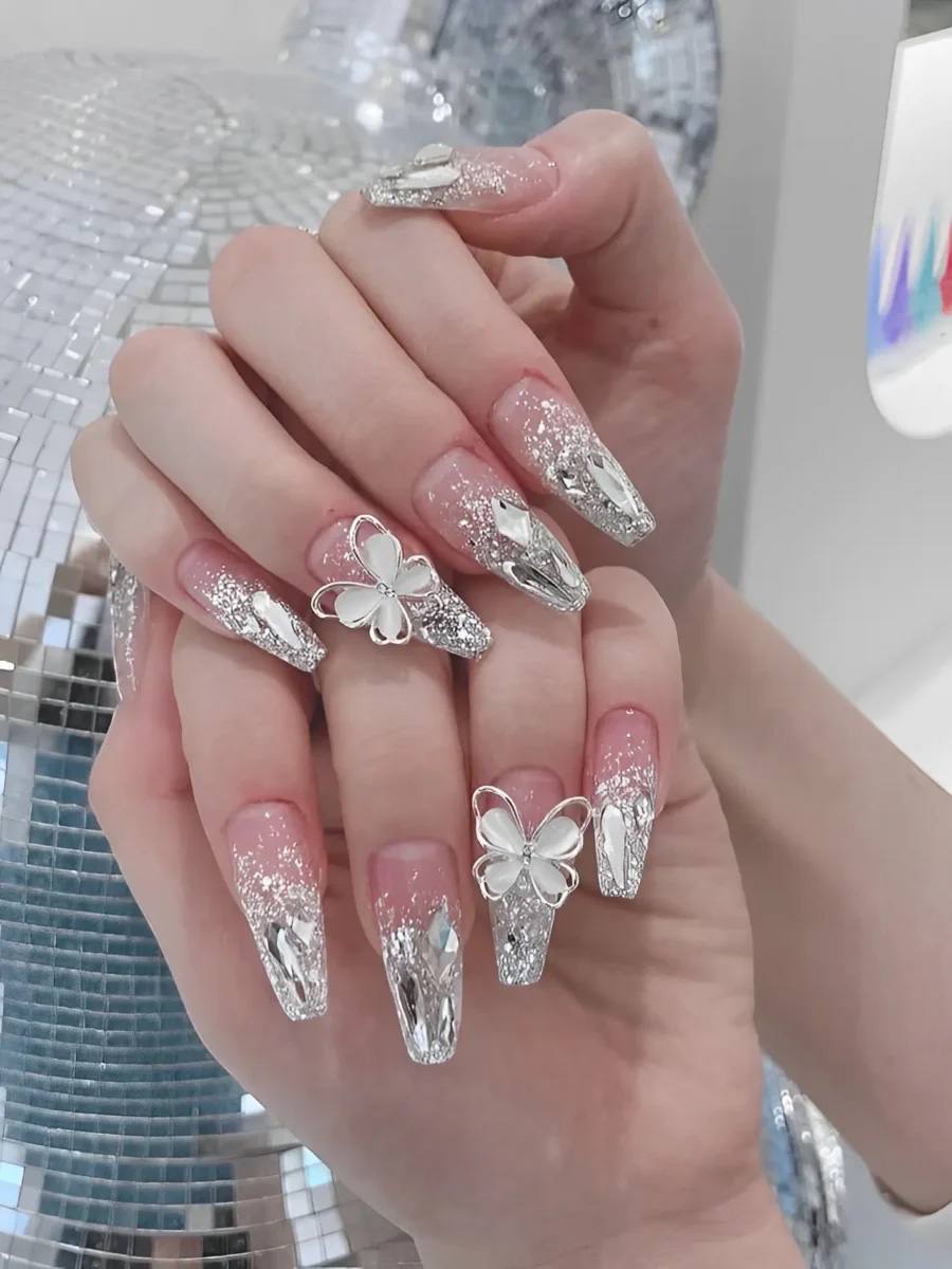 Polished Nail Bar in Milwaukee, WI (5)