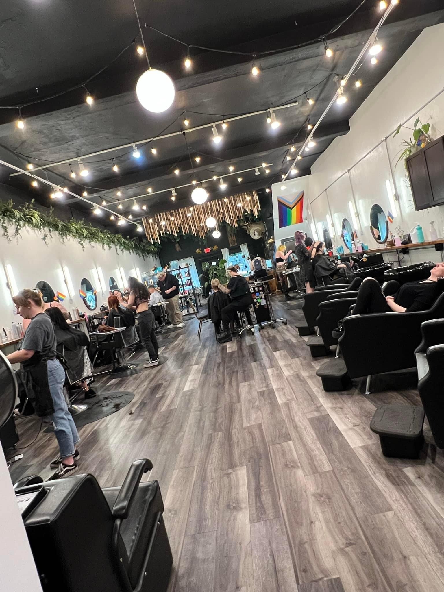 Rendezvous Hair Salon in Columbus, OH (2)