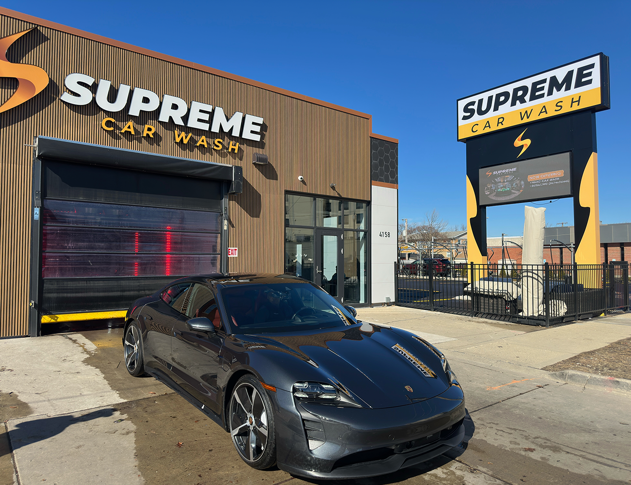 Supreme Car Wash in Schiller Park, IL (3)