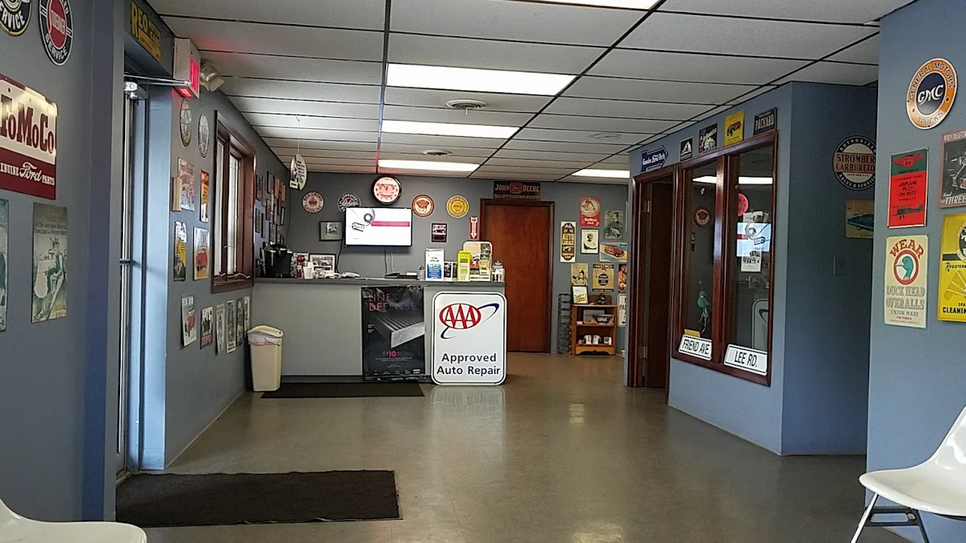 Friend Lee Auto in North Royalton, OH (3)