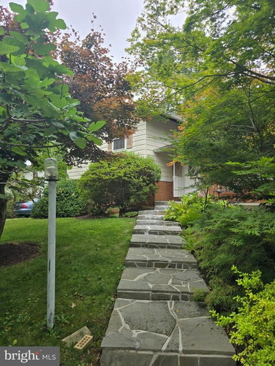 Nawal Tahri-Joutey, RE/MAX Realty Group in Gaithersburg, MD (5)