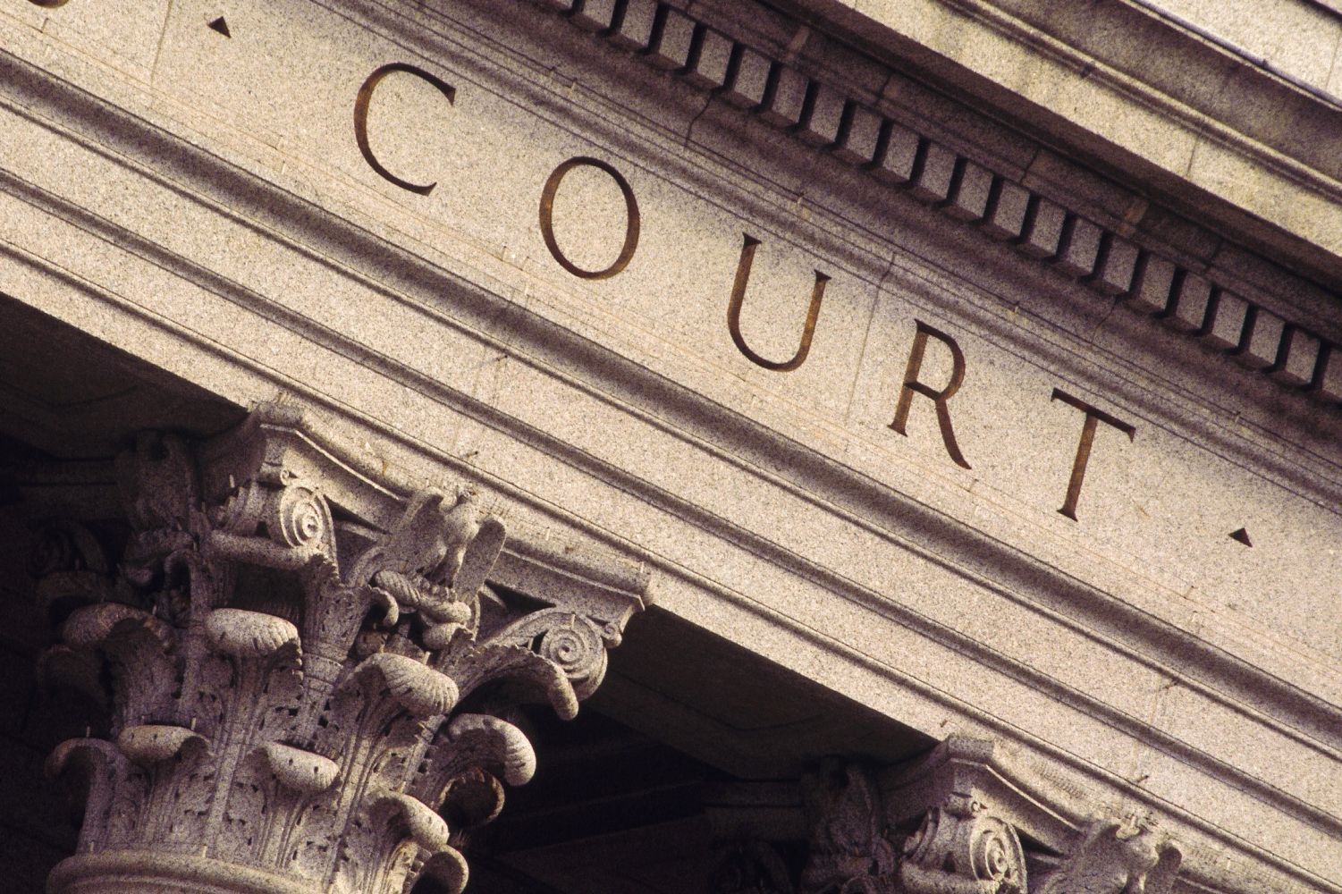 EASH LAW, P.C. in Middlebury, IN