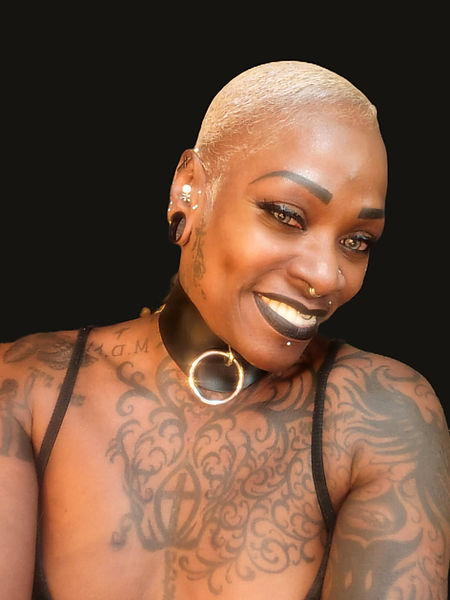10$ cuts Mistress of the Blade Barbershop LLC. "Cutting hair into Submission" in Pompano Beach, FL