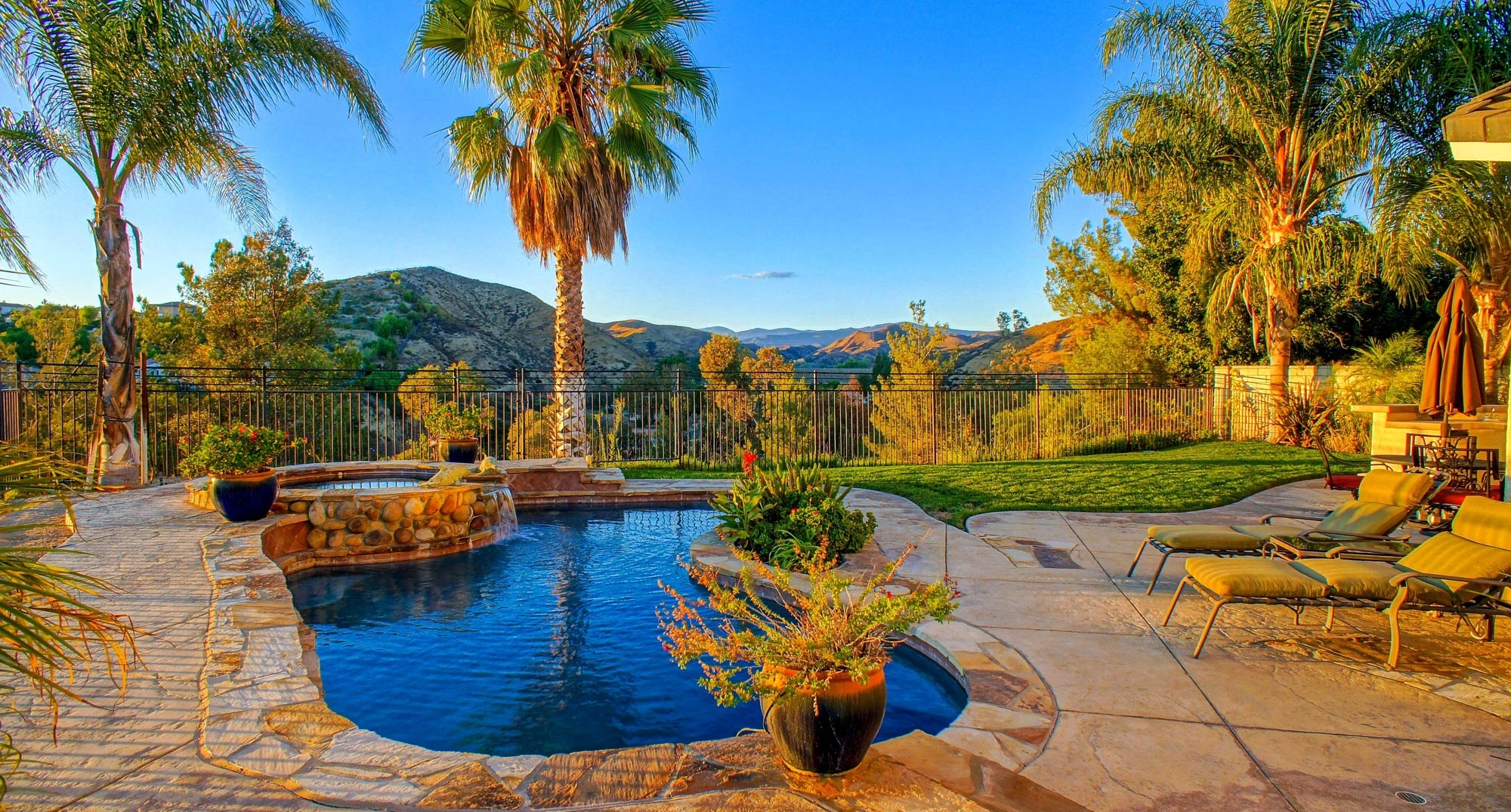 Laura Coffey & Associates | REALTOR in Santa Clarita, CA