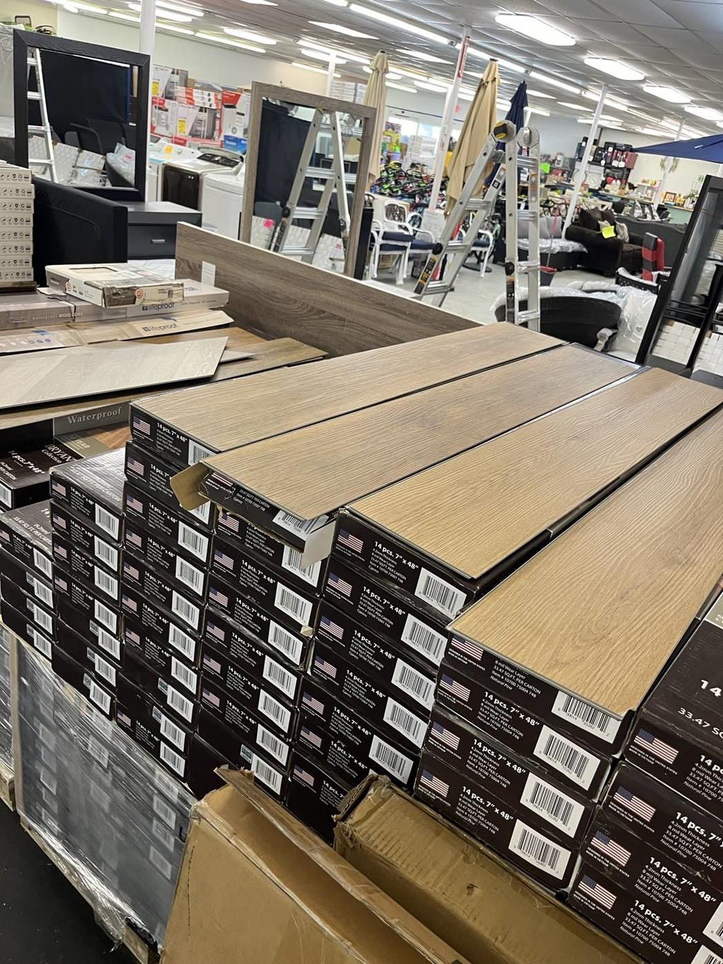 Don Baraton Liquidation Outlet in Logansport, IN