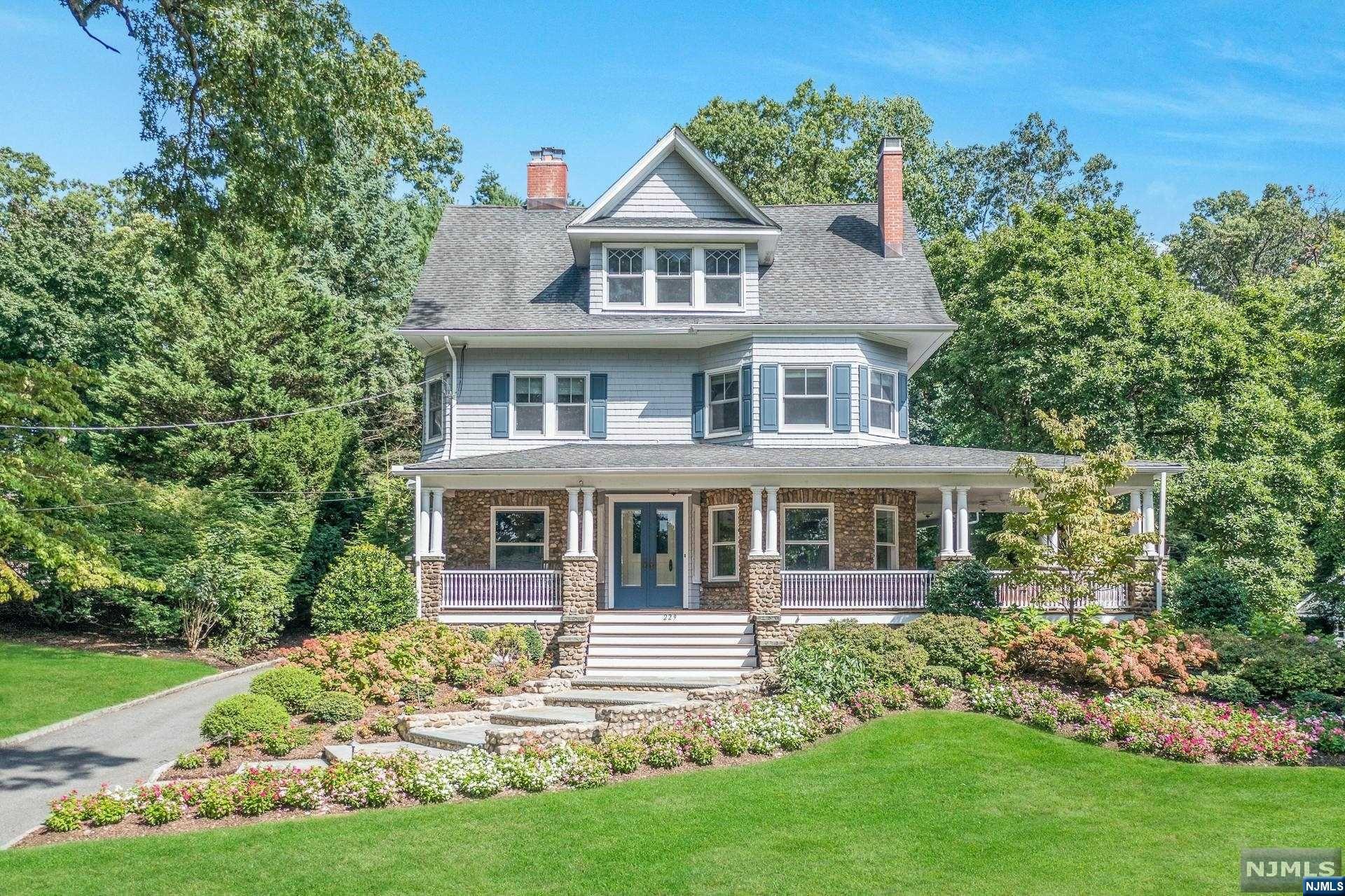 Christina Gibbons Group Christie's International Real Estate in Ridgewood, NJ (2)