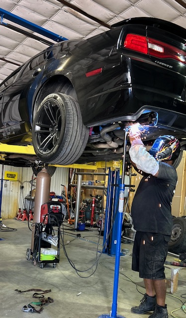Southern Lifestyle Tire & Muffler LLC in Floresville, TX (2)