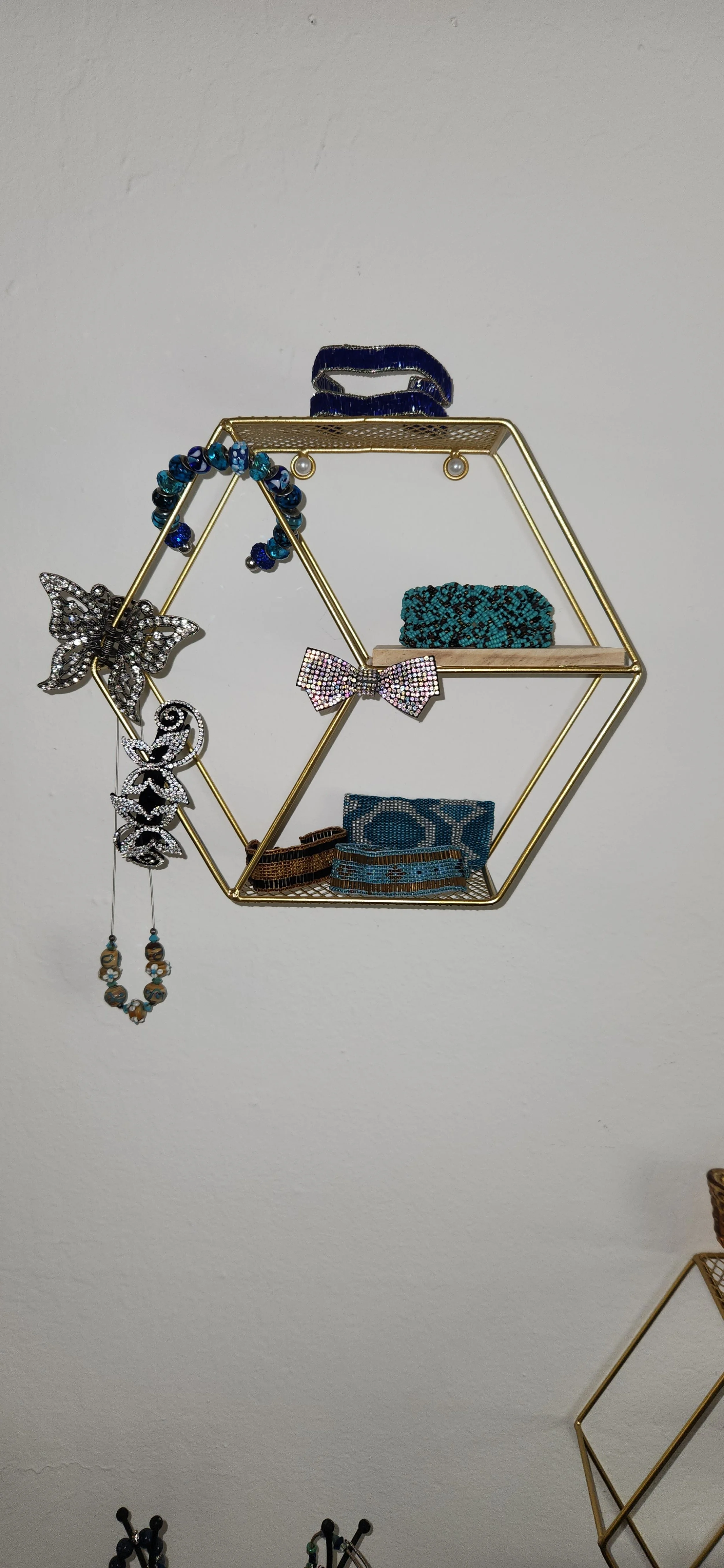 Bee's Knees Depilatorium & Boutique in Lucerne, CA (3)